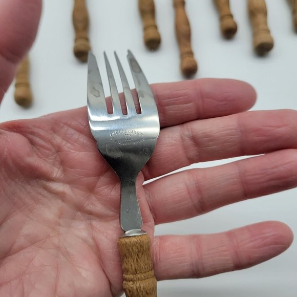 Harbor House Lifetime Cutlery Wooden Handled 6.5" Forks Lot Of 13 Made In Taiwan - Picture 4 of 6